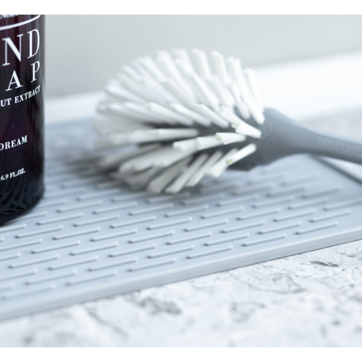 Rubber mat for kitchen desk