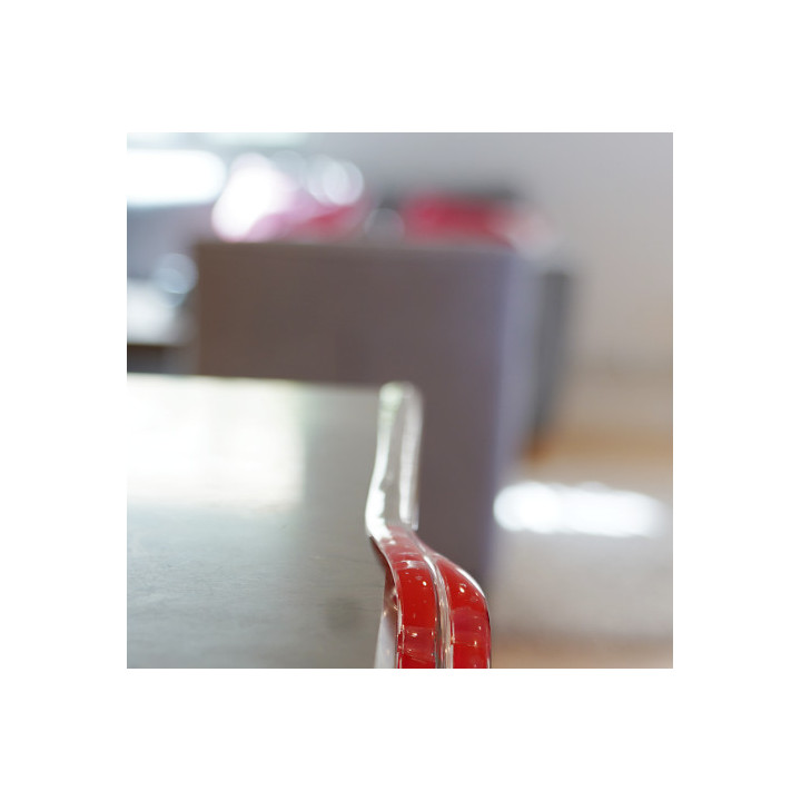 Piankowe ochraniacze krawędzi do mebli