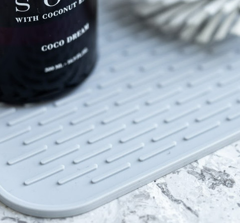 Rubber mat for kitchen desk